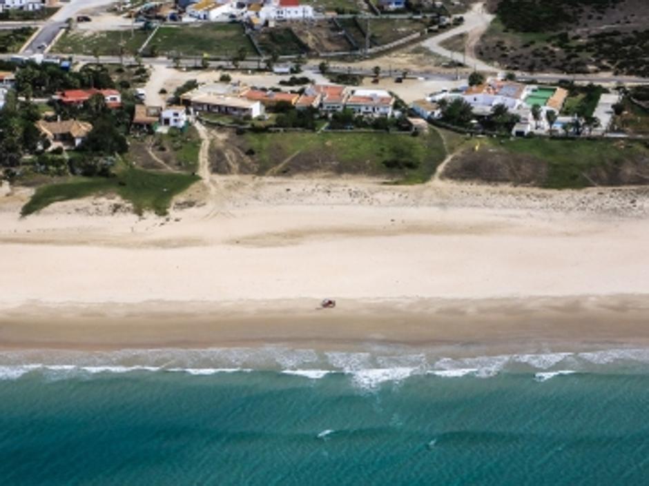 Hallan el cuerpo sin vida de un hombre en una playa de Tarifa