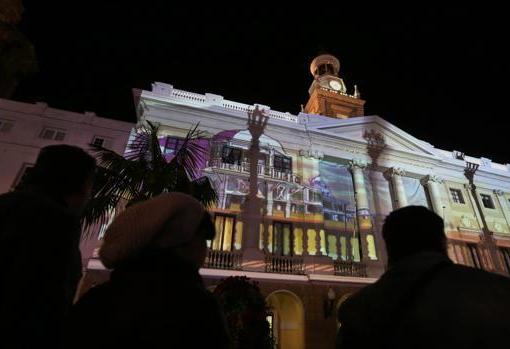 Alumbrado de navidad 2016 en el Ayuntamiento de Cádiz