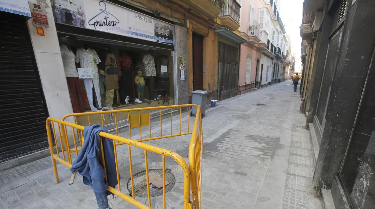 Aguas de Cádiz finaliza las obras de mejora de las canalizaciones de la calle Veedor
