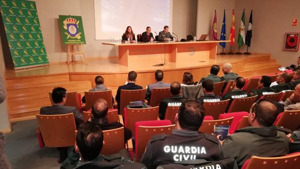 Arranca en Cádiz la Jornada sobre contrabando de tabaco