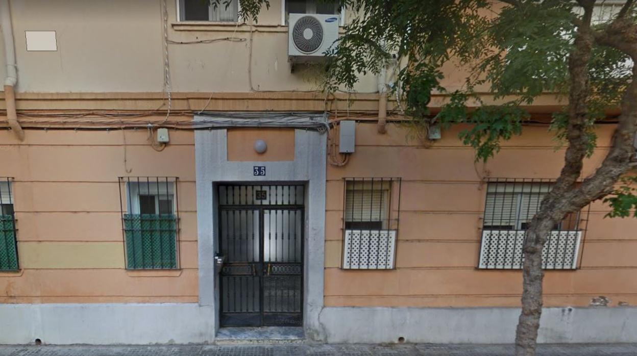 La Policía encuentra en su casa a una vecina de Cádiz que podría llevar varias semanas muerta