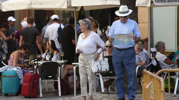 Ya han llegado más turistas españoles a Cádiz que en todo el año pasado