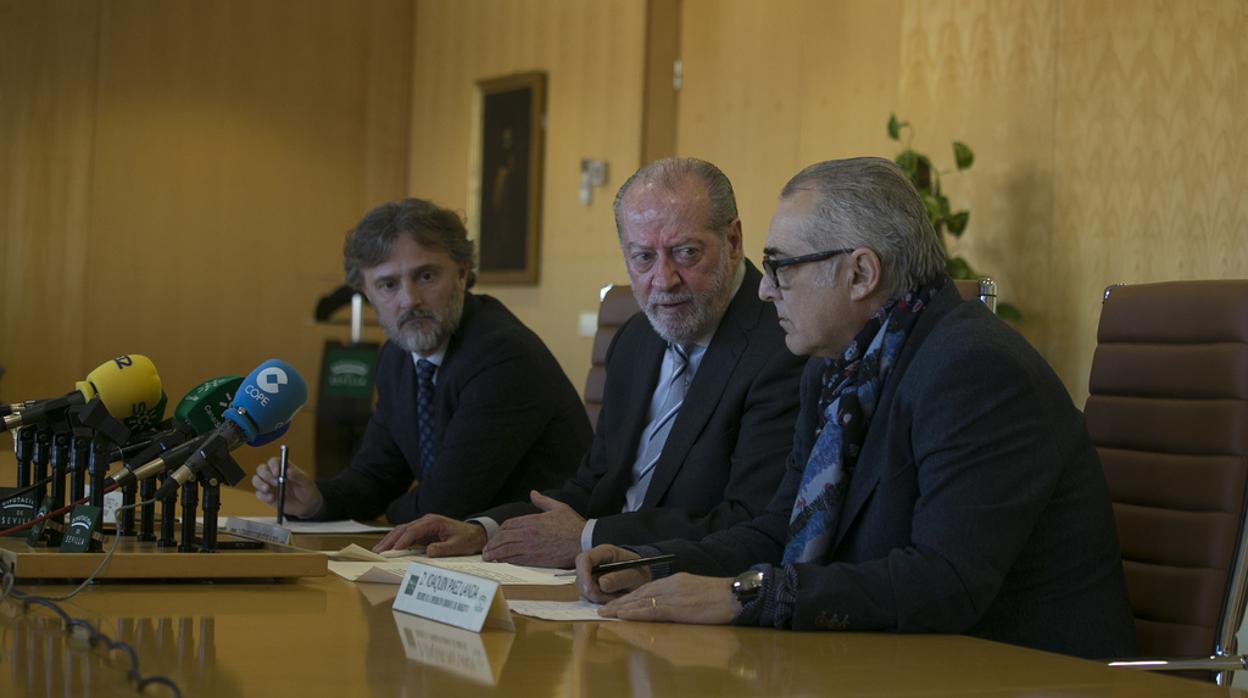 José Fiscal, Fernando Rodríguez Villalobos y Joaquín Páez, durante la rueda de prensa