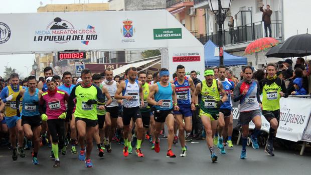 Cientos de atletas se dan cita en la 8º edición de la Media Maratón Cross de La Puebla del Río