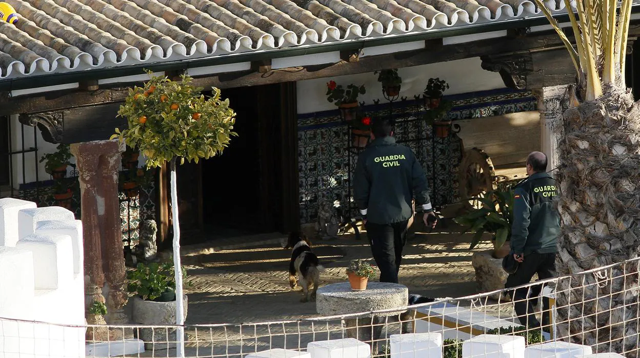 La Guardia Civil investiga en la Finca de Morante de la Puebla