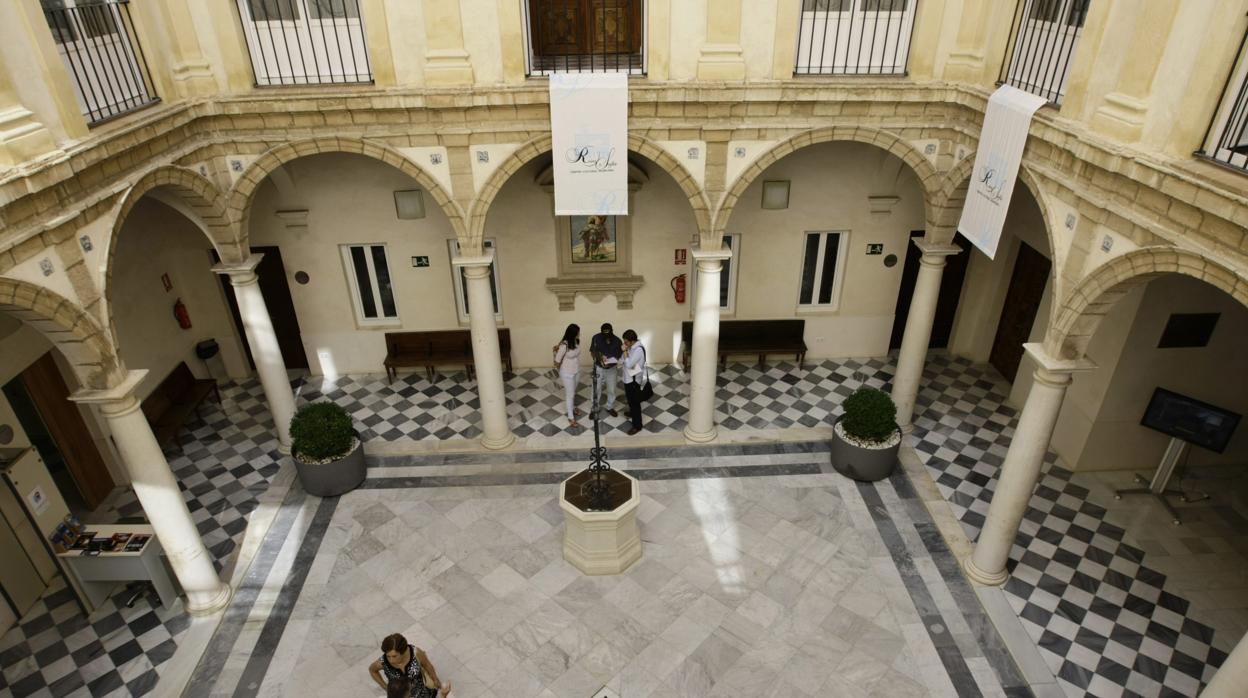 Patio interior del Centro Cultural Reiba Sofía, donde estará ubicado el Rectorado de la Universidad de Cádiz.