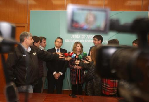 Ana Mestre durante sus declaraciones a los medios de comunicación.