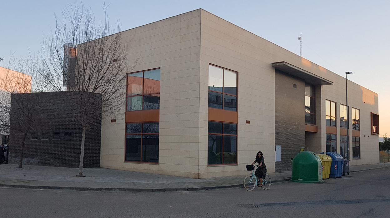 El edificio que albergará la nueva biblioteca municipal estará operativo a mediadios de mayo