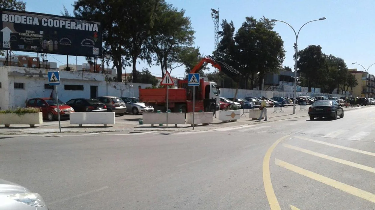 Aprueban crear bolsas de aparcamientos asfaltados en La Longuera y Urbisur
