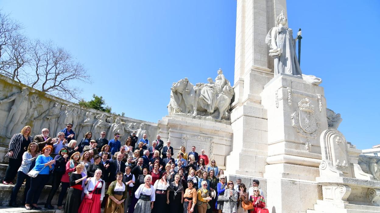 Momento del acto celebrado en la Plaz de España