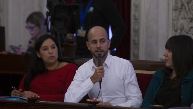 El PP acusa a De la Fuente de achacar gastos de Aguas de Cádiz a exdirigentes sólo para dañarles