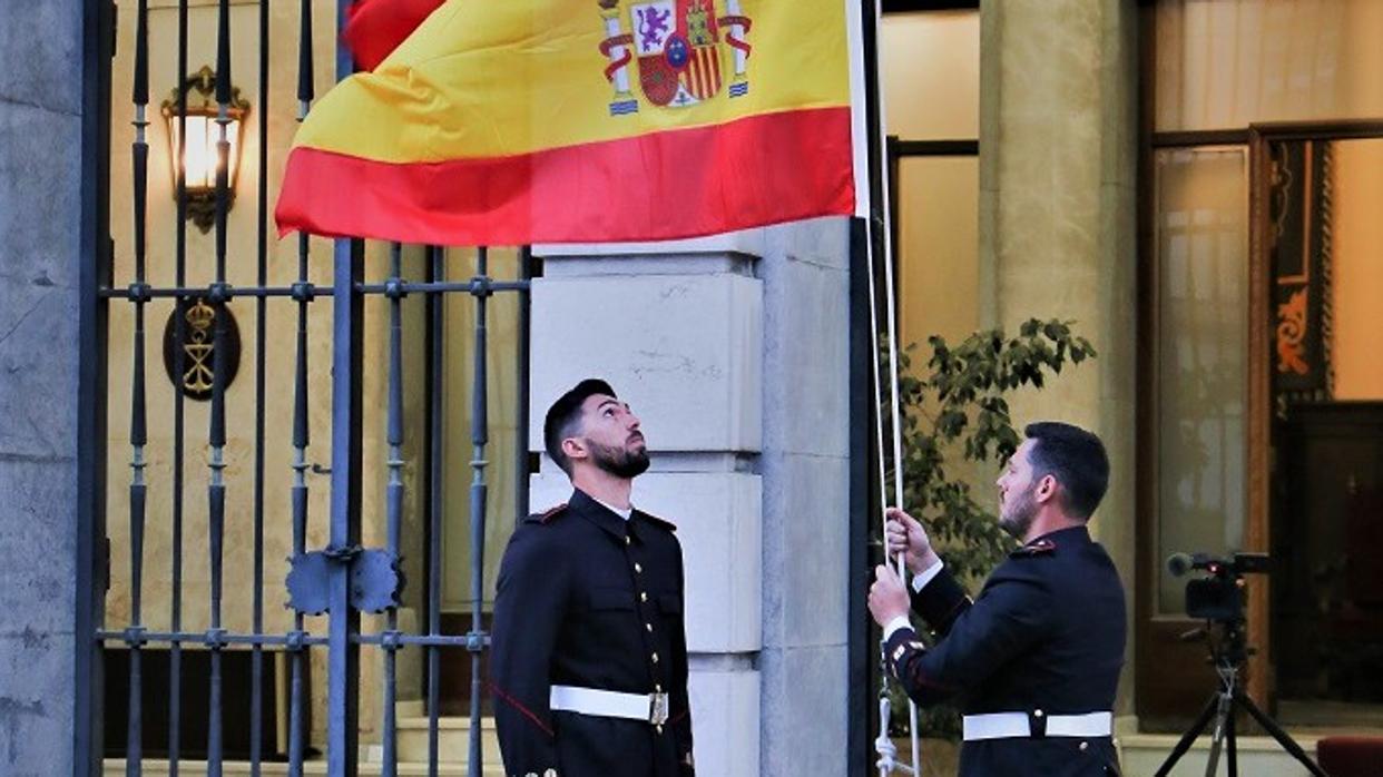 Arriado solemne de Bandera en la antigua Capitanía de San Fernando