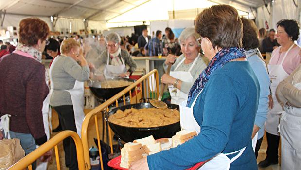 El Cuervo reivindica su apellido gastronómico con el XXI Día del Pan