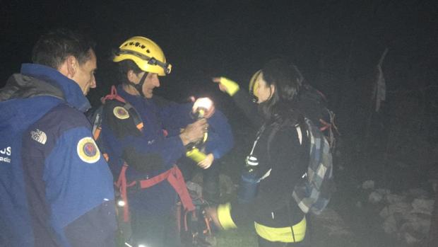 Rescatada una senderista perdida en la zona del Navazo Hondo en Villaluenga del Rosario