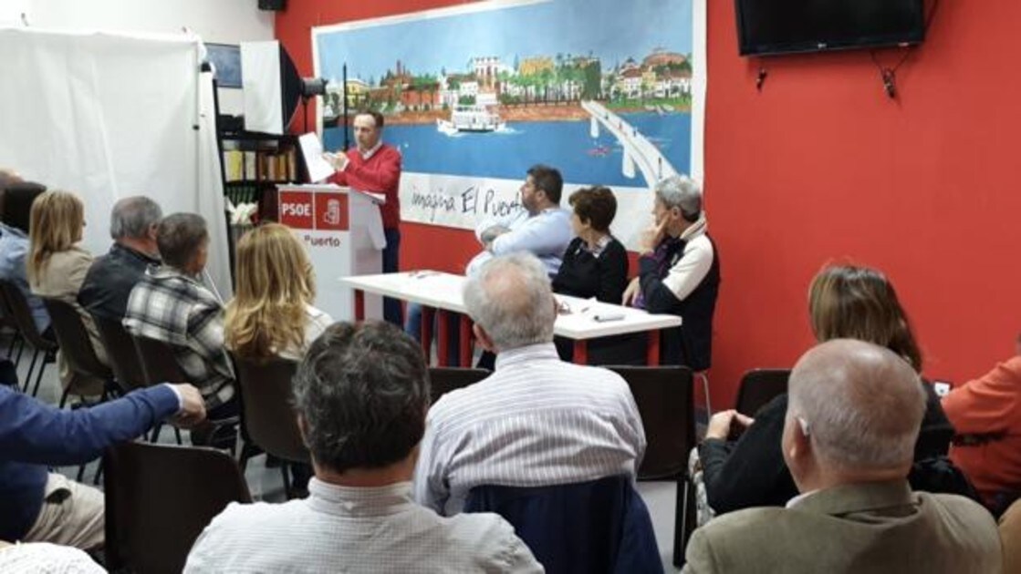 David de la Encina, en la Asamblea del pasado sábado en la que se dirigió a los militantes del PSOE de El Puerto.