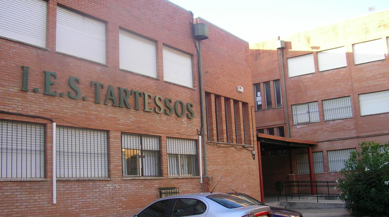 Los padres de los alumnos del instituto Tartessos de Camas han convocado una huelga para el jueves 11 de abril