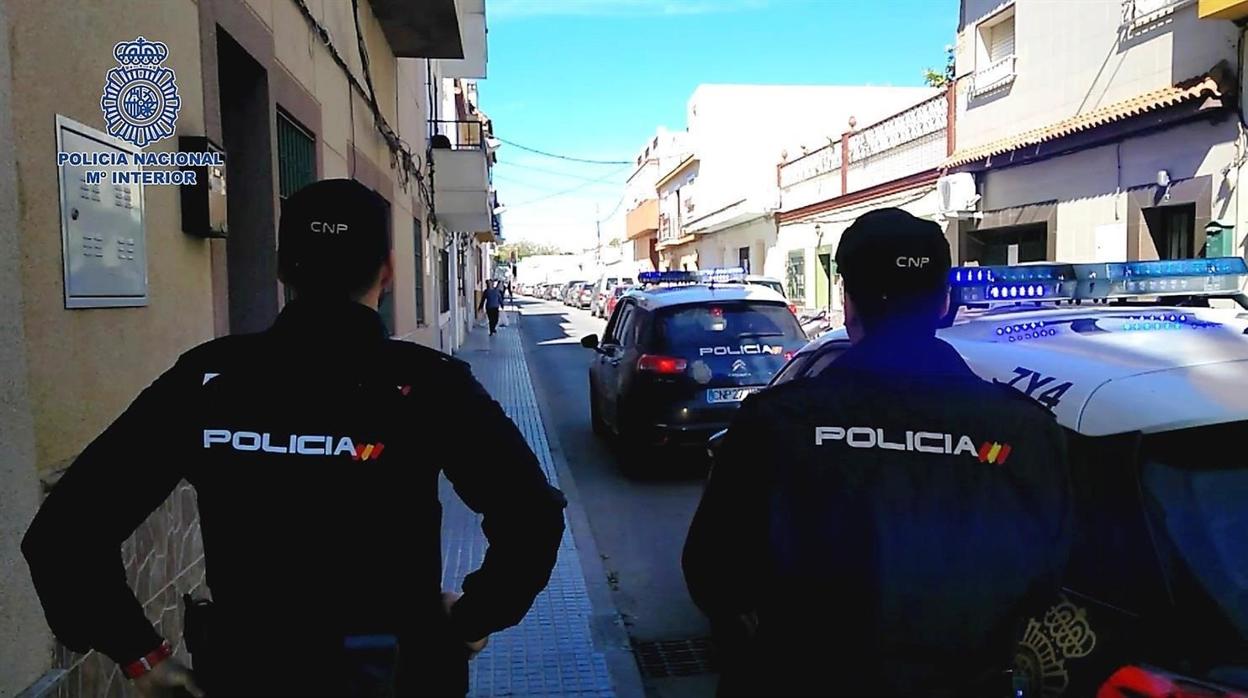 Detenido un menor de edad en Sanlúcar acusado de amenazar con una navaja a otros menores