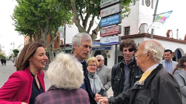 Suárez pide en Rota el voto para el PP porque «es la mejor garantía para los humildes»