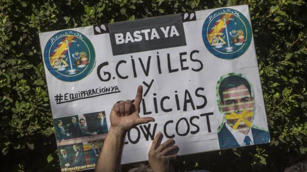 Pulso de policías y guardias civiles al PSOE en Cádiz a las puertas de las elecciones