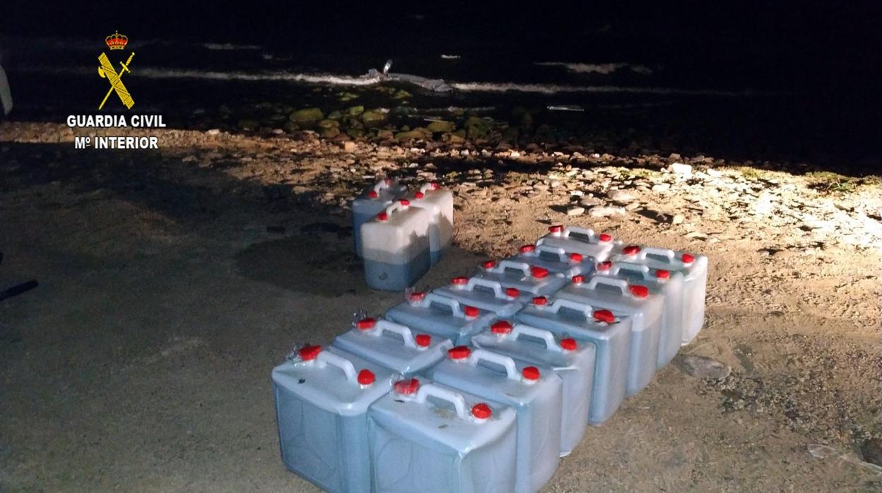 Dieciséis detenidos de una red que introducía 4.000 kilos de hachís al mes por la costa de Tarifa