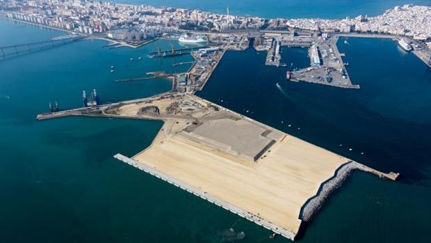 La APBC acelera el ritmo y sacará a concurso la concesión del resto de la nueva terminal de contenedores