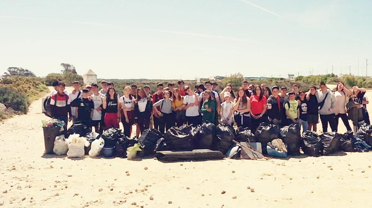 Los alumnos participantes en la actividad.