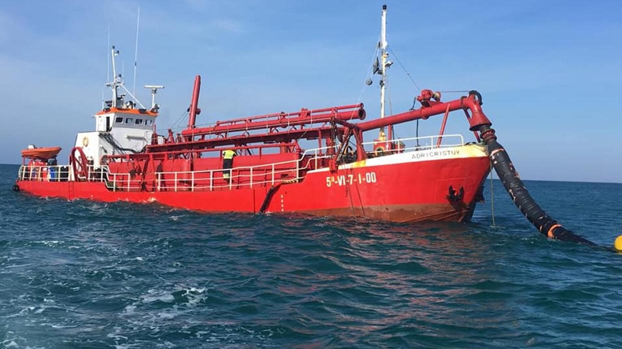 El barco encargado de realizar la operación.