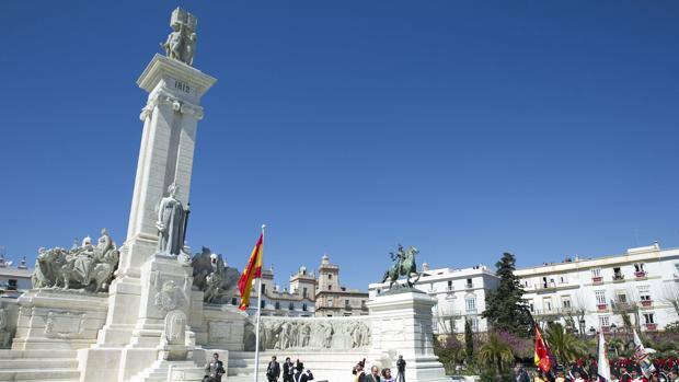 El Monumento a las Cortes de Cádiz, un escenario de premio para el cine y la televisión