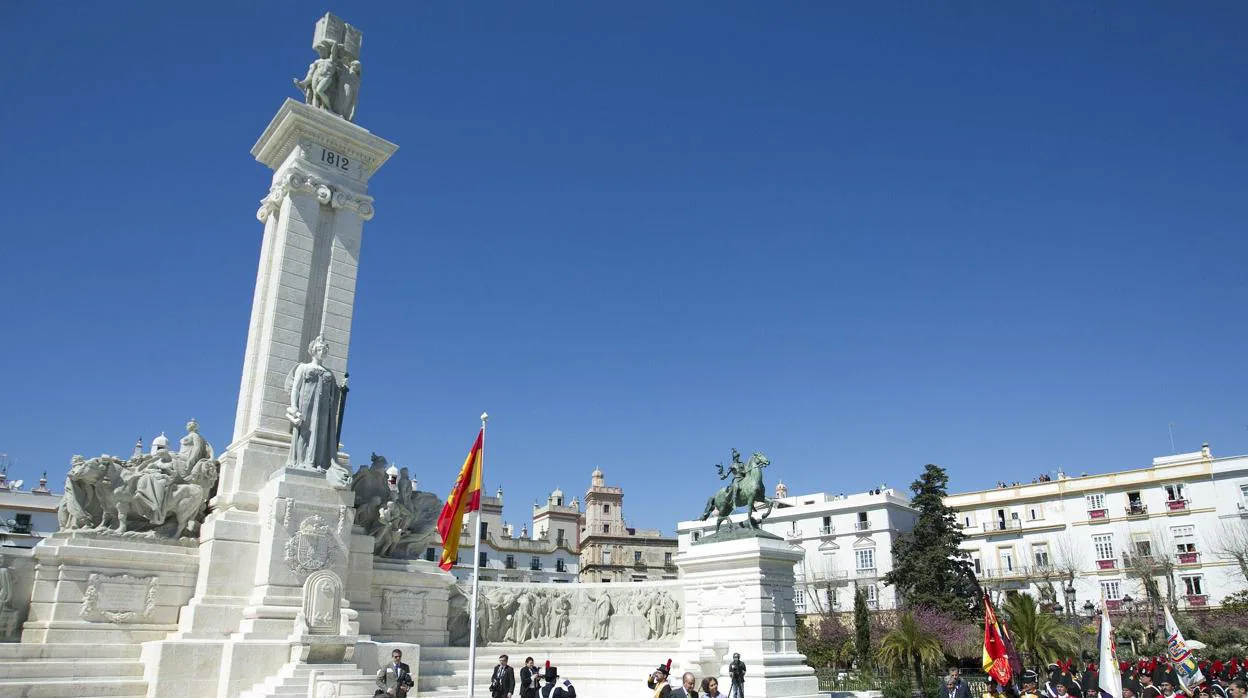 El Monumento a las Cortes de Cádiz, en la plaza de España.