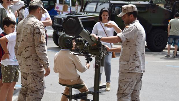 Las unidades militares de Cádiz abren sus puertas a los ciudadanos esta semana