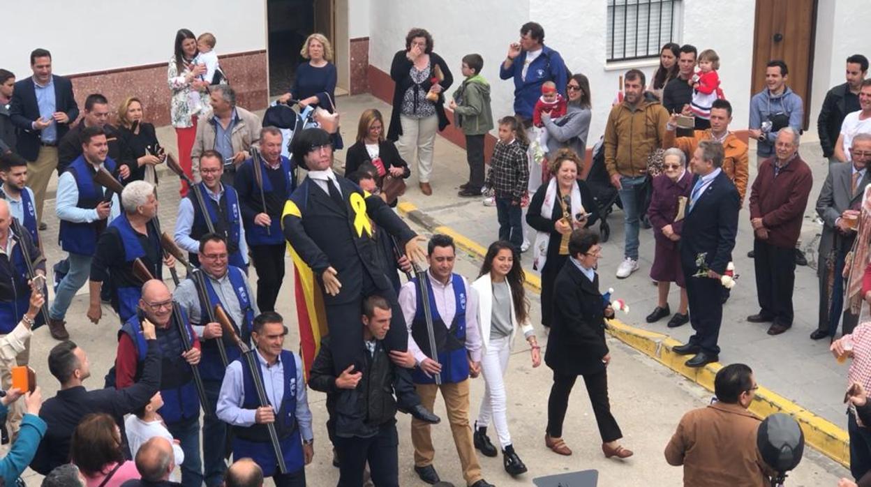 Quema del Judas de Coripe, representado por Carles Puigdemont