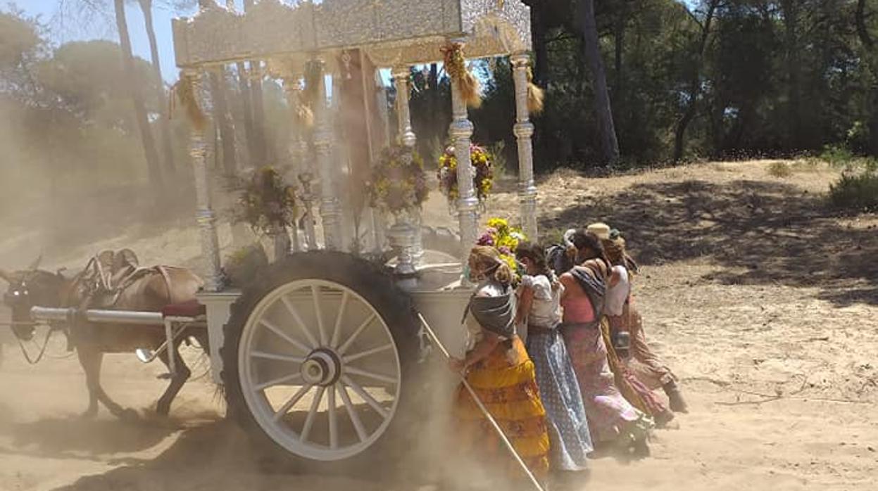 La hermandad del Rocío de Chiclana transita ya por Doñana