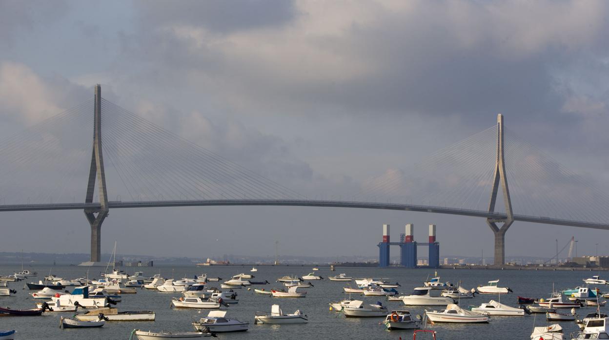 El PP asegura que el segundo puente ha aliviado de atascos la ciudad.