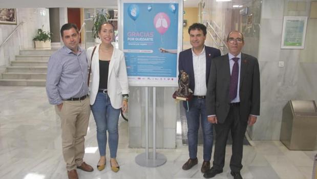 El hospital Virgen del Rocío otorga al municipio de La Campana el premio «Esperanza y Vida»