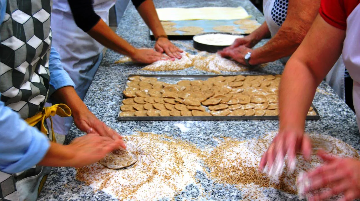 Existen una demanda laboral creciente en la ciudad para la elaboración de productos como las Tortas de Alcalá