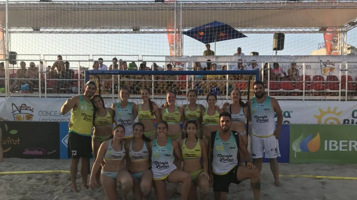 El equipo juvenil femenino del Club Balonmano Utrera ha conseguido grandes éxitos en balonmano playa