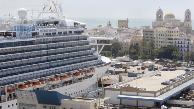 Los cruceros de lujo que llegarán a Cádiz este 2019