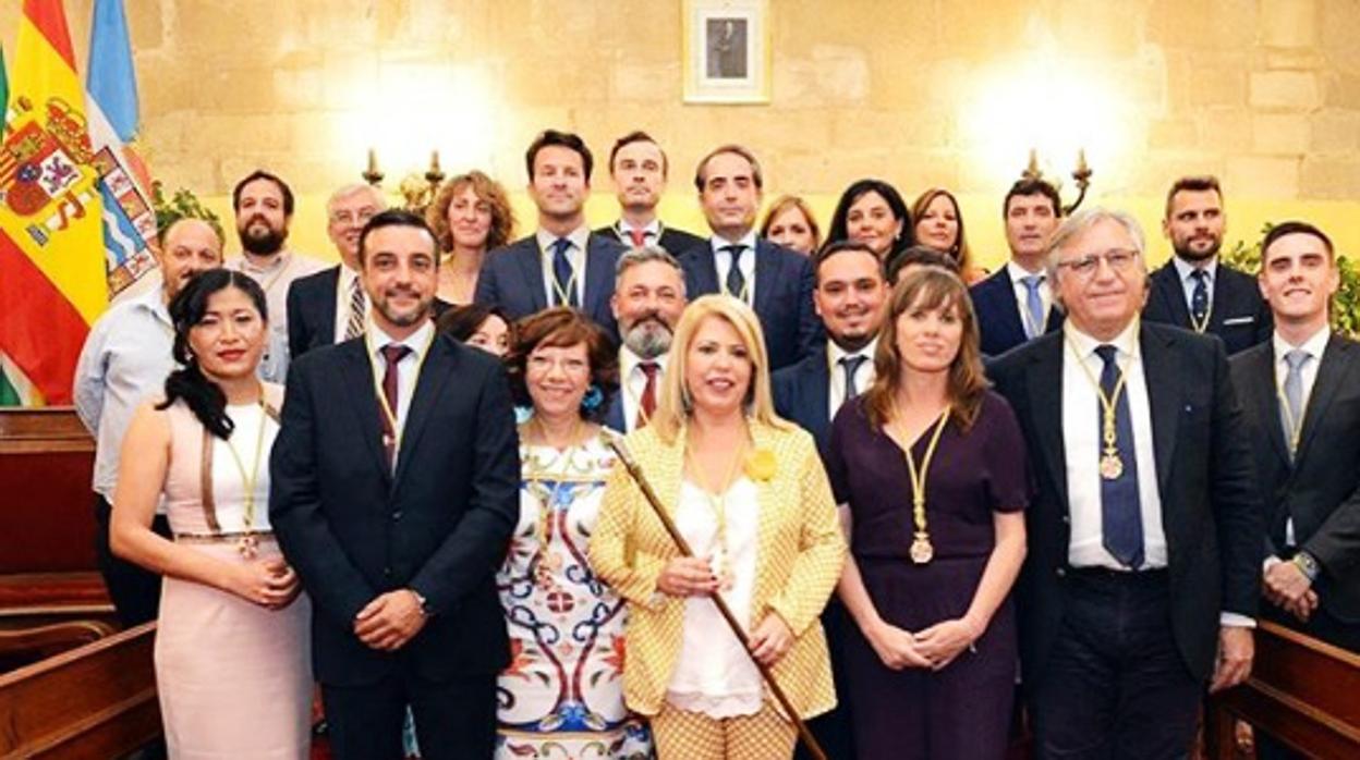 Foto de familia de la nueva Corporación de Jerez