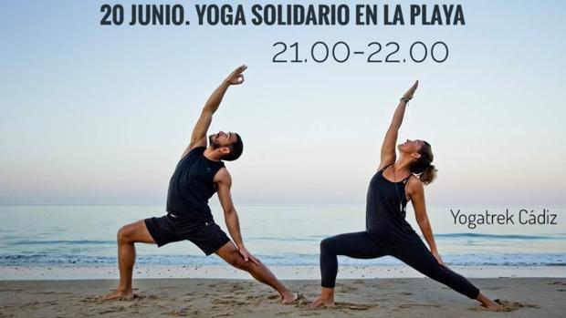 Taller solidario de yoga en la playa de Cádiz