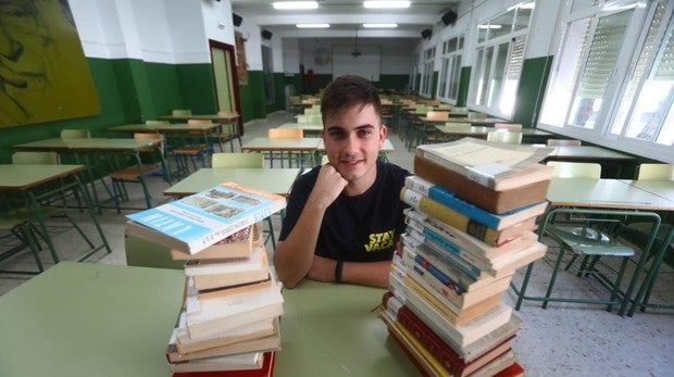 Miguel Gallardo logra la máxima nota en Selectividad: «Mis padres me inculcaron que con esfuerzo y trabajo todo es posible»