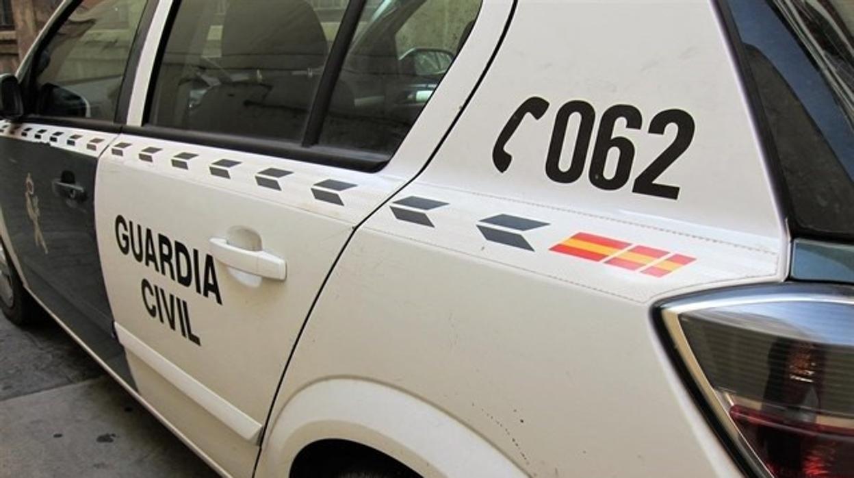 La Guardia Civil lleva a cabo una macrooperación contra el tráfico de hachís en Málaga, Sevilla y Cádiz.