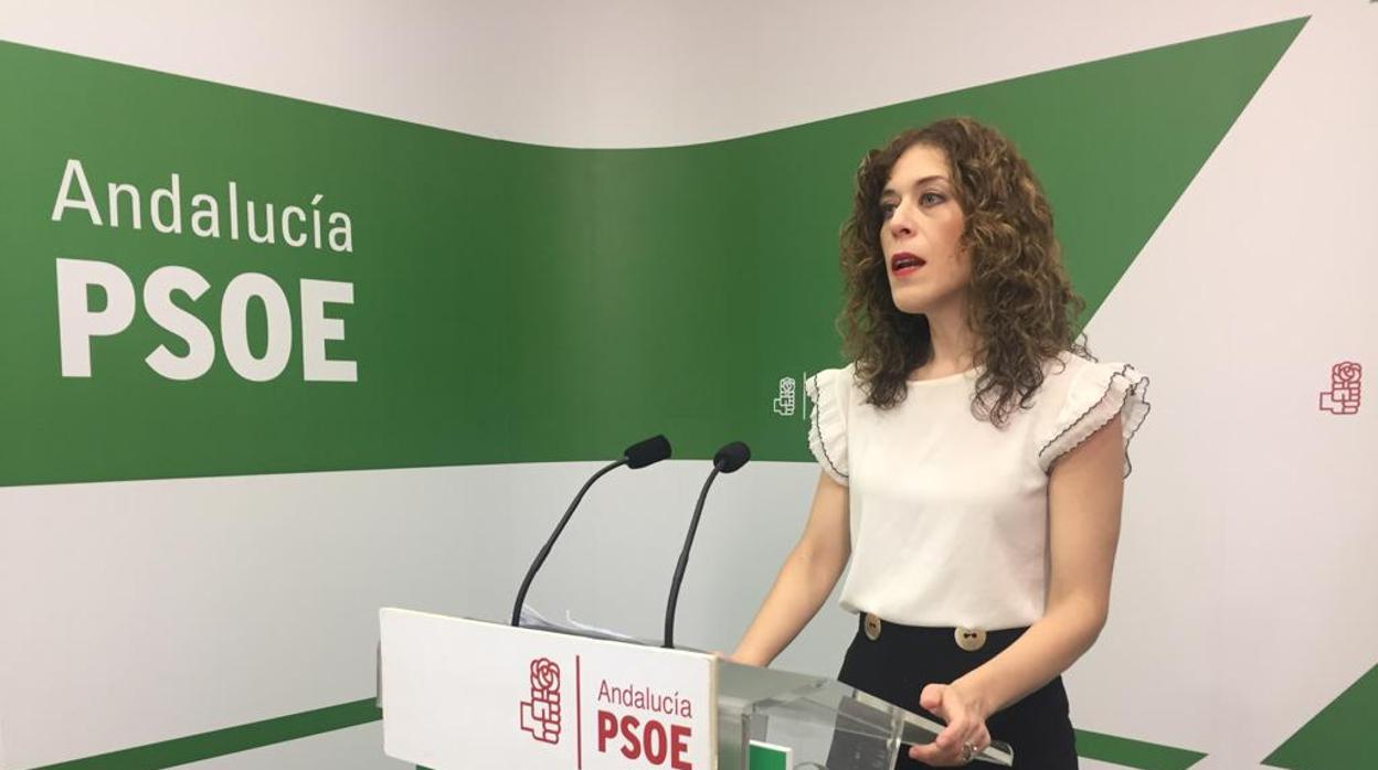La secretaria de Salud y Consumo del PSOE de Andalucía, Miriam Alconchel.