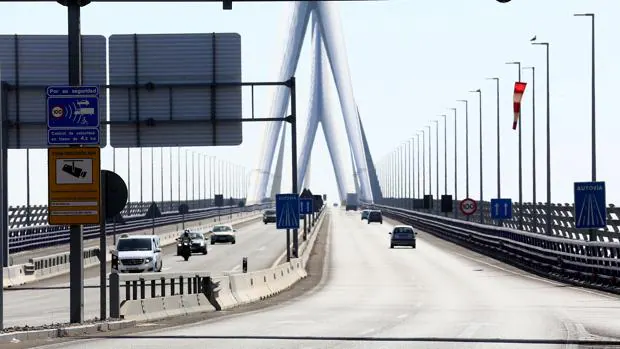 El radar del segundo puente de Cádiz comienza a multar
