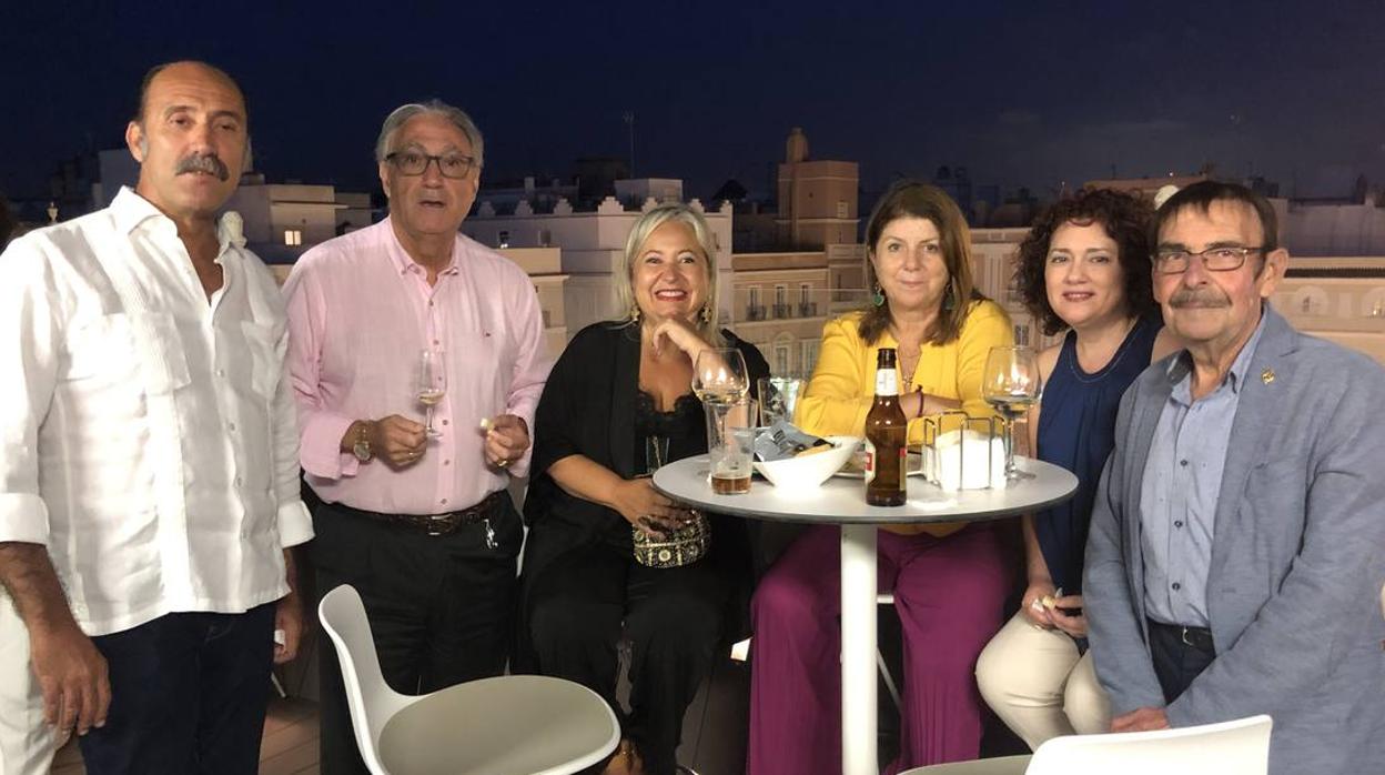 Víctor de la Cruz, Antonio Rosado, Inmaculada Macías, María José Madurga, Soqui Huertas y José María Oca.