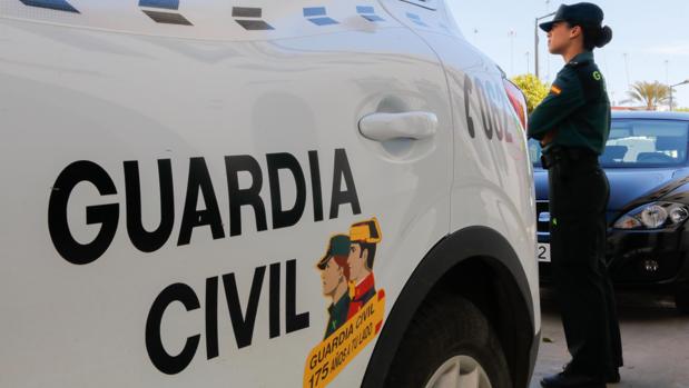 Detenido por robar a un repartidor de pizza y amenazar con un hacha a agentes de la Guardia Civil en Villanueva