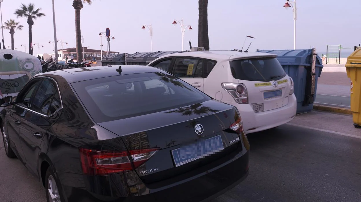 Uber nace en Cádiz con la oposición de los taxistas y de Kichi