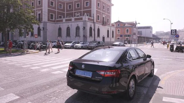 Taxistas mantienen las persecuciones a Uber en Cádiz: «Se están poniendo agresivos»