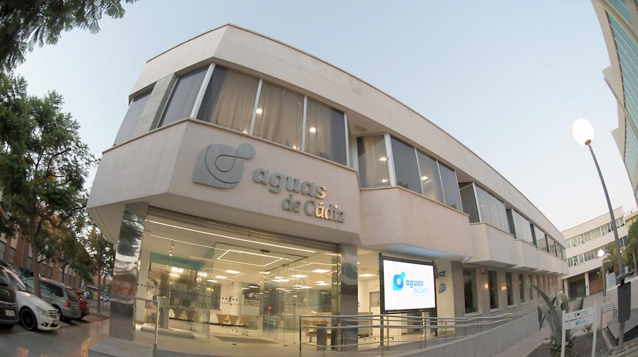 Nuevo aspecto de la sede de Aguas de Cádiz