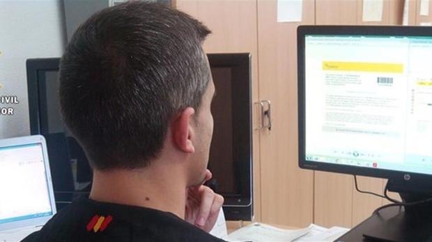 Detenido por presunto delito de estafa al ofertar viviendas de vacaciones en Internet