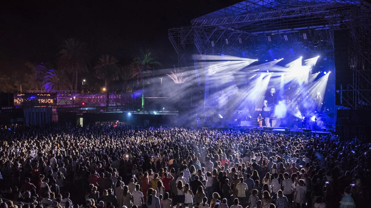 Luis Fonsi causó gran expectación en el Concert Music Festival.